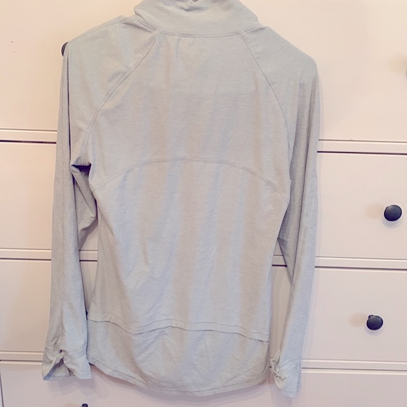 Woman’s running top - Picture 5 of 5